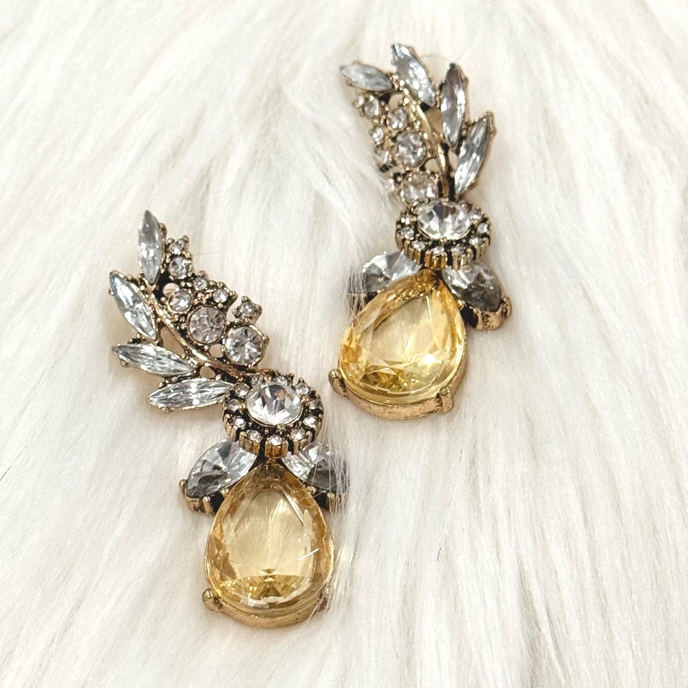 SALE 🔥🔥 Mariell Rhinestone Teardrop Earrings